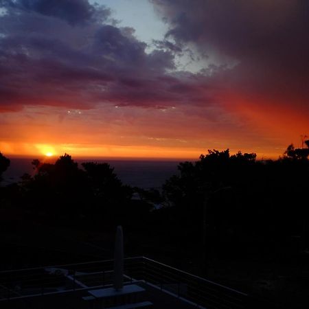 Bright Camps Bay Loft With Stunning Views And Shared Pool Apartment Cape Town Luaran gambar